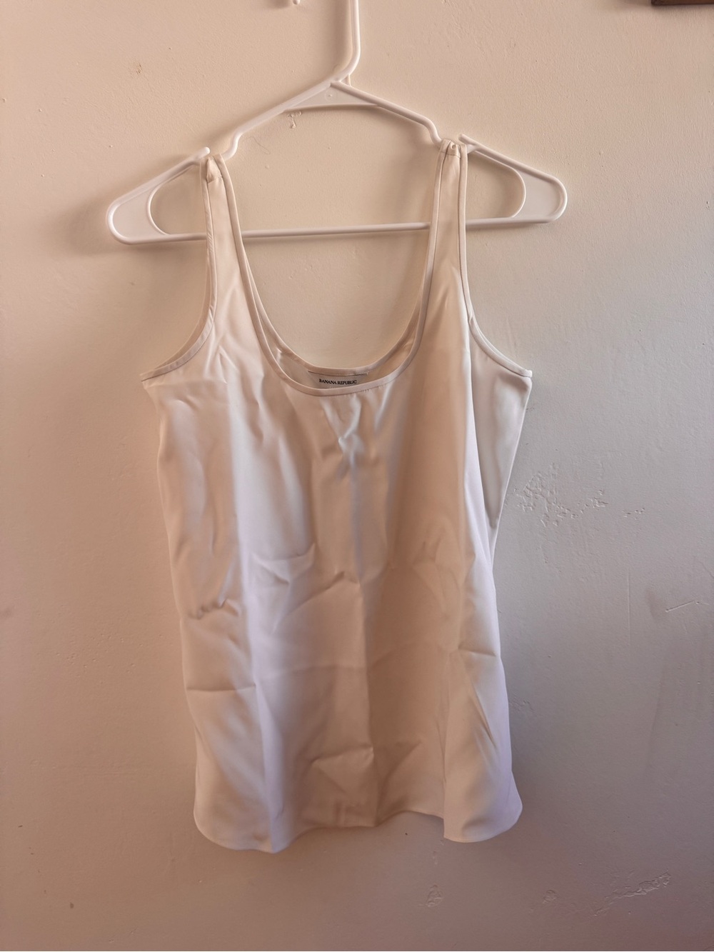 Banana Republic Cream Scoop-Neck Tank